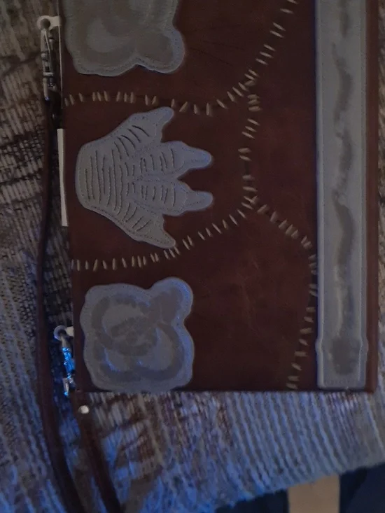 Loungefly Hocus Pocus Spellbook Crossbody - Picture 4 of 9